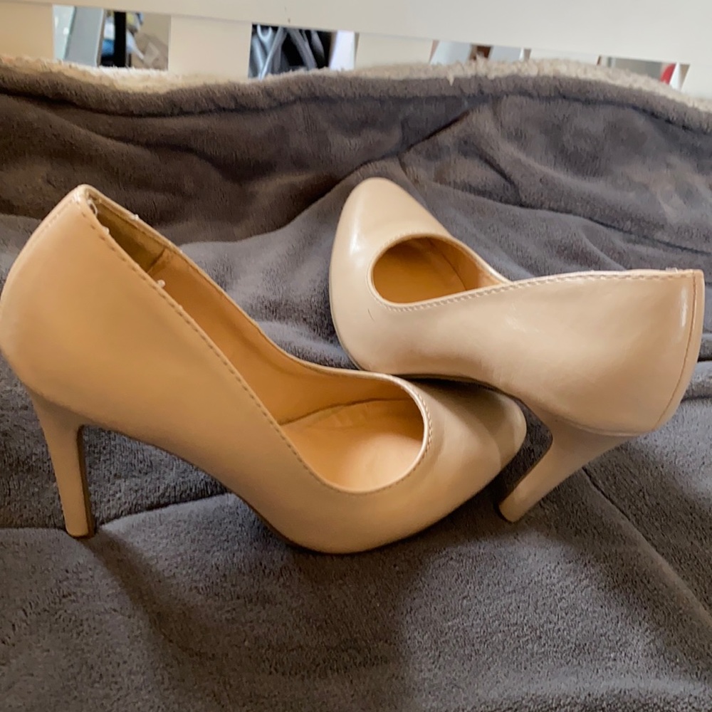 tan heels